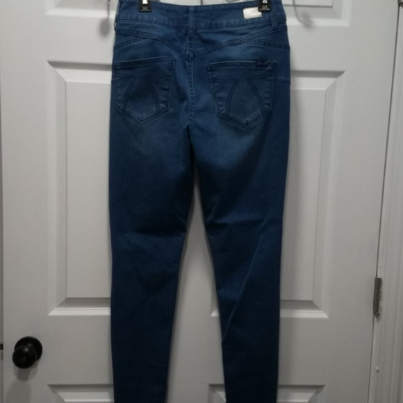 Jean's - Picture 2 of 2